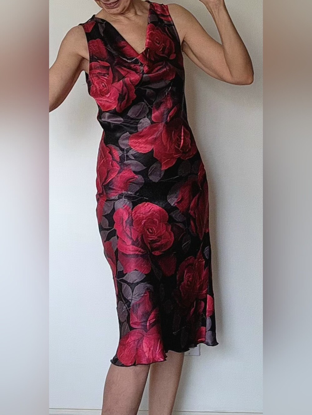 LA BELLE Red Rose Print Slip Dress